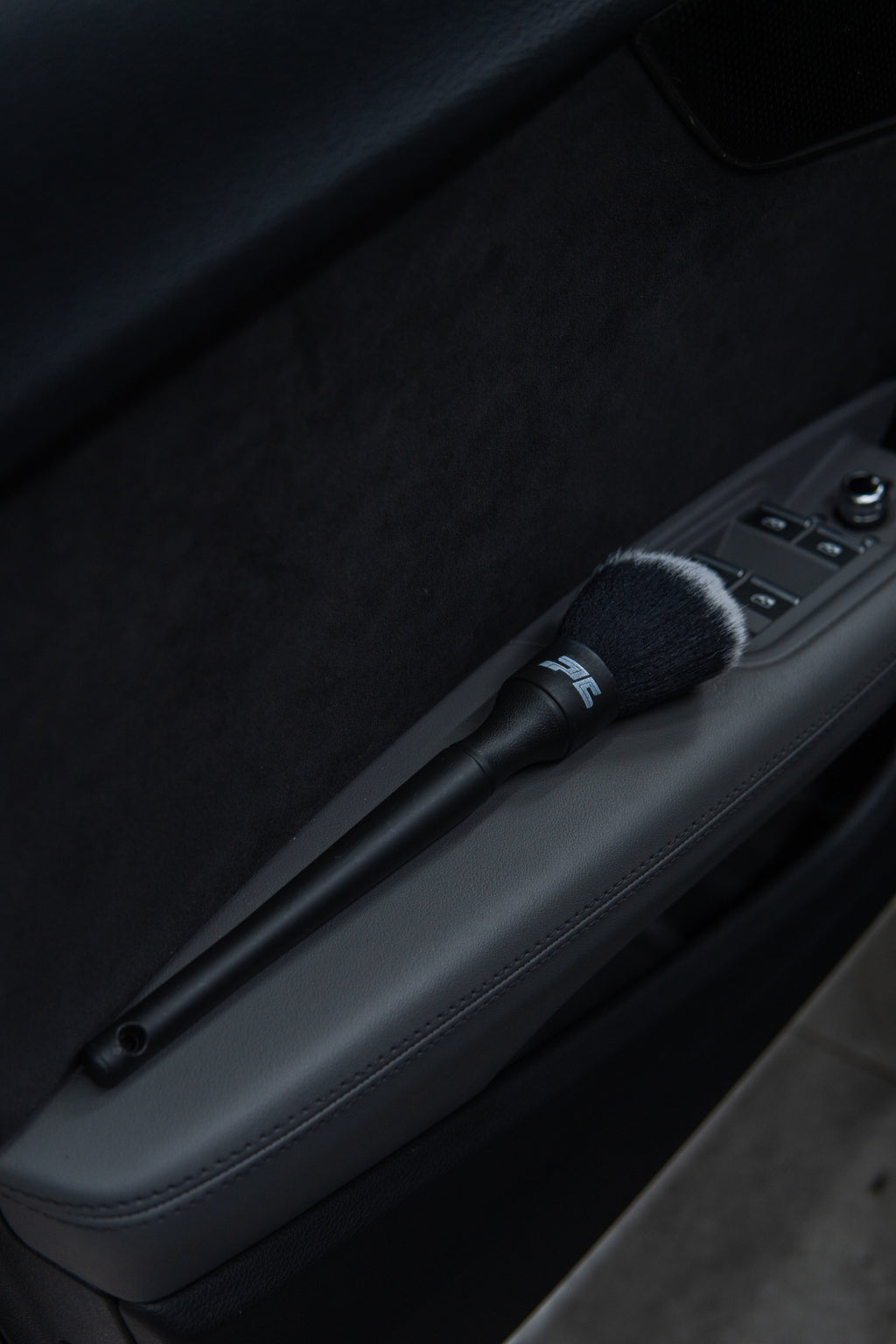 PENSULǍ DETAILING ULTRA-MOALE