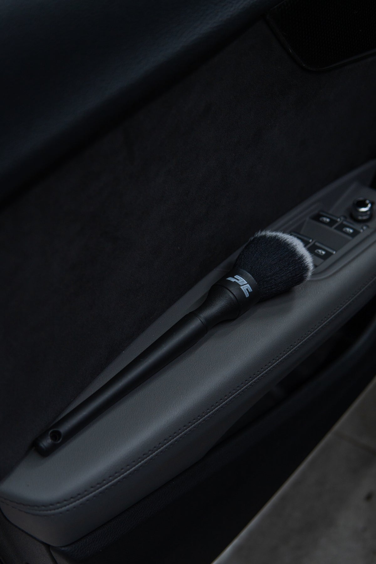 PENSULǍ DETAILING ULTRA-MOALE